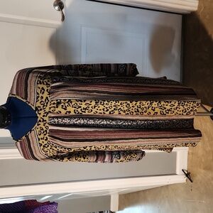 Light weight printes dress.